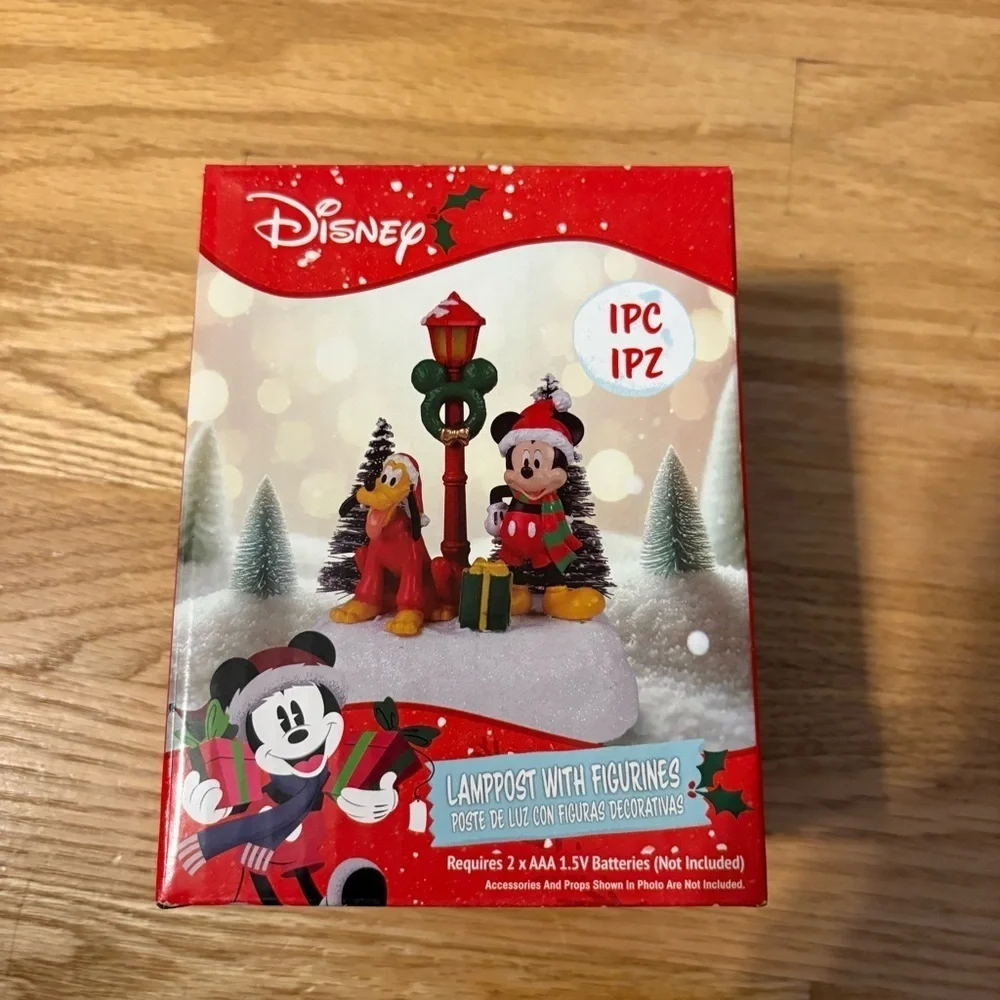 Disney Holiday Lamppost Mickey Pluto Light Up NEW Christmas Village